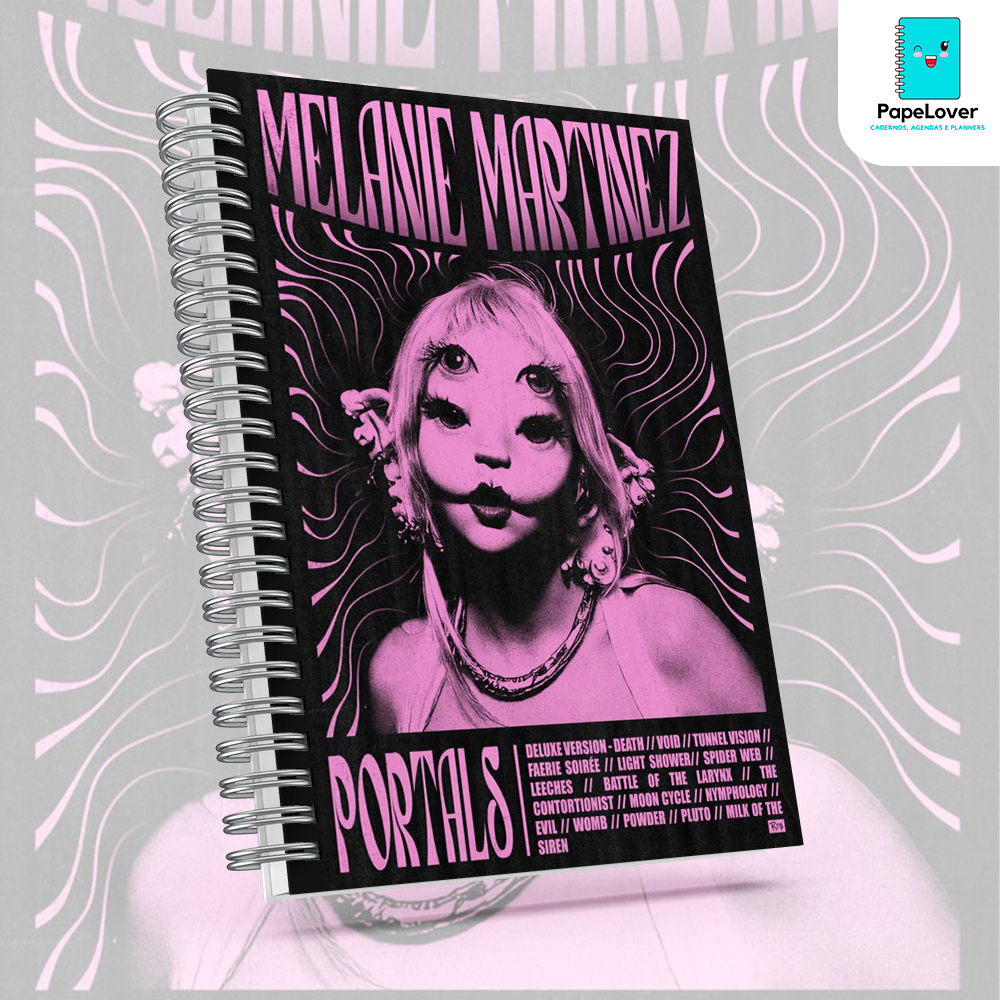Caderno Melanie Martinez com brinde especial e opção de agenda - Capa dura, impressão HD.