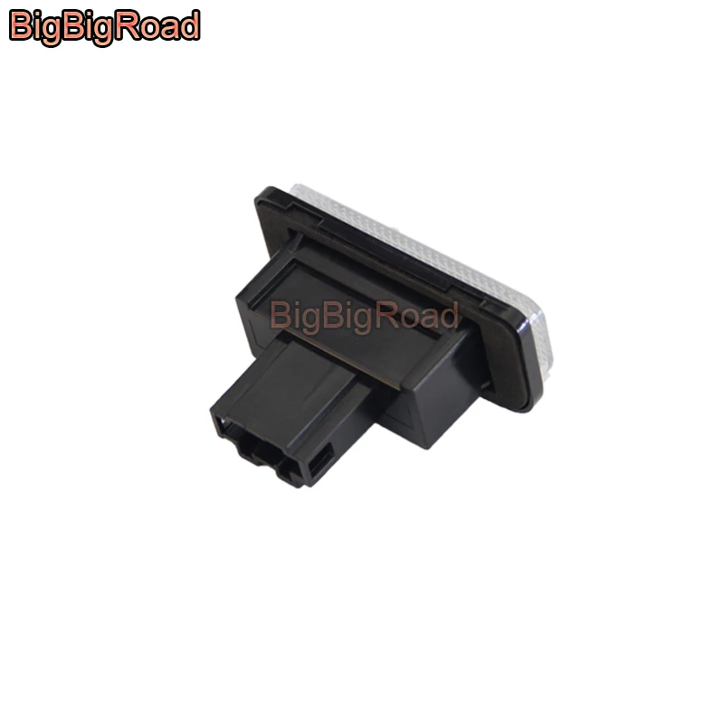BigBigRoad Car License Plate Lights Number Frame Light For Mercedes Benz C Class W203 5D Wagon 2001-2007 C160 C180 C200 C230