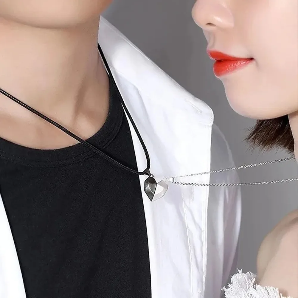 Love Magnetic Necklace Fashion Couple Love Splicing Heart Pendant Necklace Men's and Women's Necklace Hip Hop