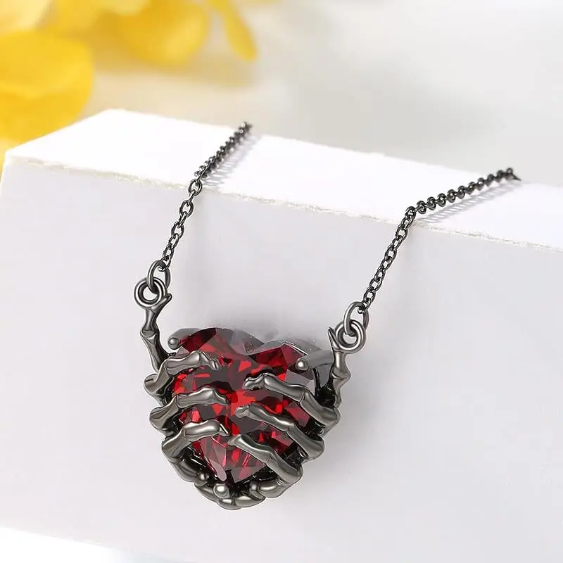 New Exaggerated Punk Personality Dark Red Heart Ghost Claw Pendant Necklace for Women Men Fashion Black Hip Hop Jewelry
