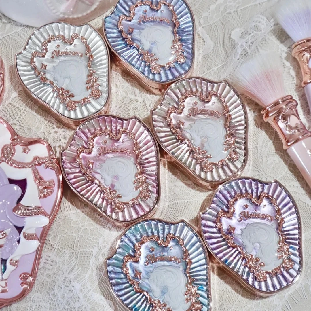Flower Knows Crystal Clear Graceful and Elegant Unicorn Embossed Blush Natural Cheek Blusher 5g