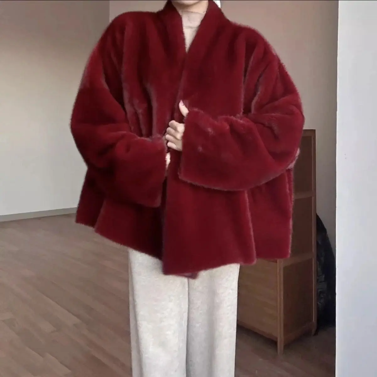 Luxury High Quality Brand Fur Jacket Batwing Sleeves Shawl Women Mink Fur Coat Soft Fluffy Winter Warm Coat Windproof Snowwear