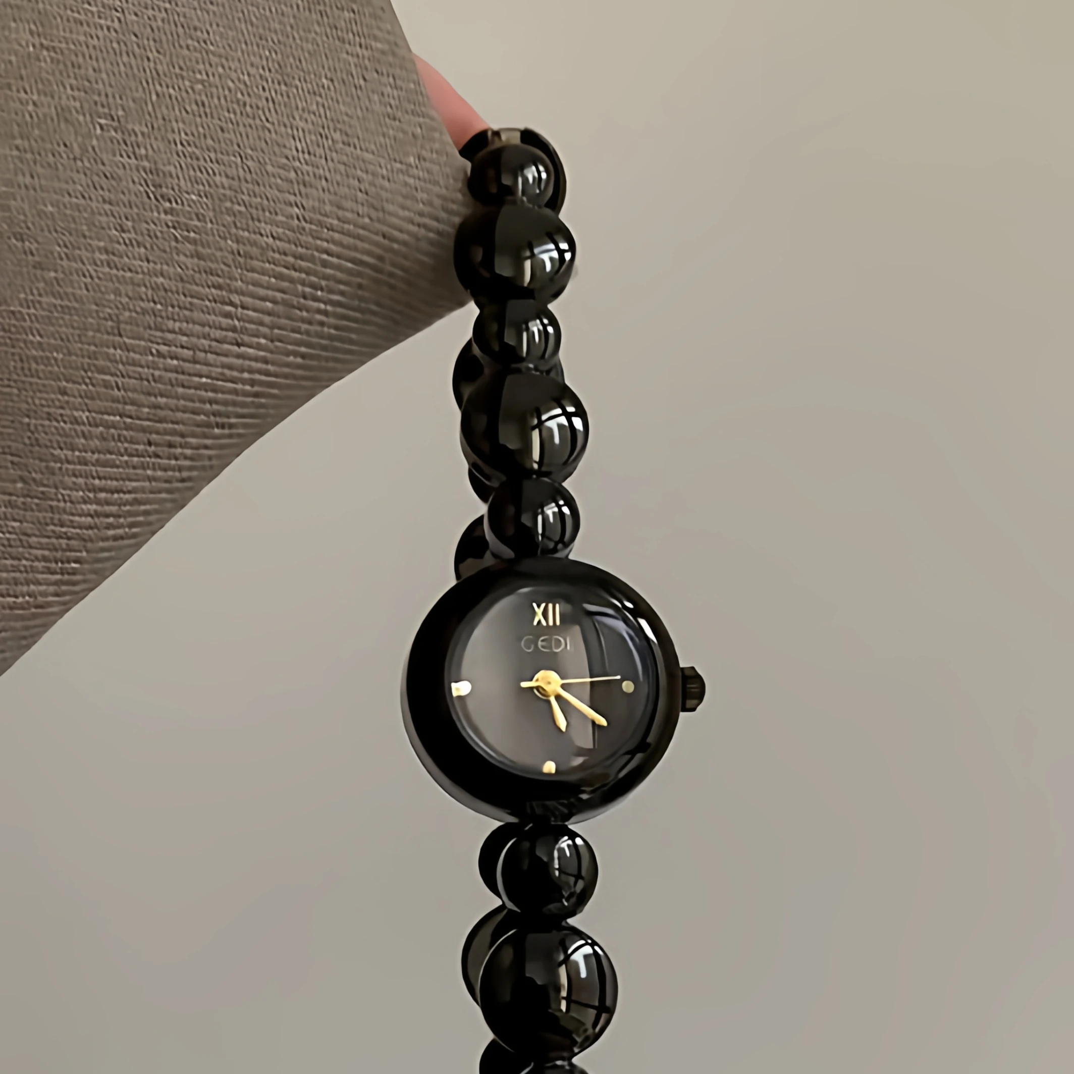 Bracelet style beanie watch for women, small and exquisite 2026 new high-end temperament stainless steel watch gift for women
