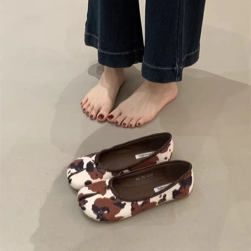 Women Tabi Ninja Shoes Fashion Design Woman Microfiber Leather Comfy Flats Split Toe Slippers Soft Bottom Loafers Moccasins