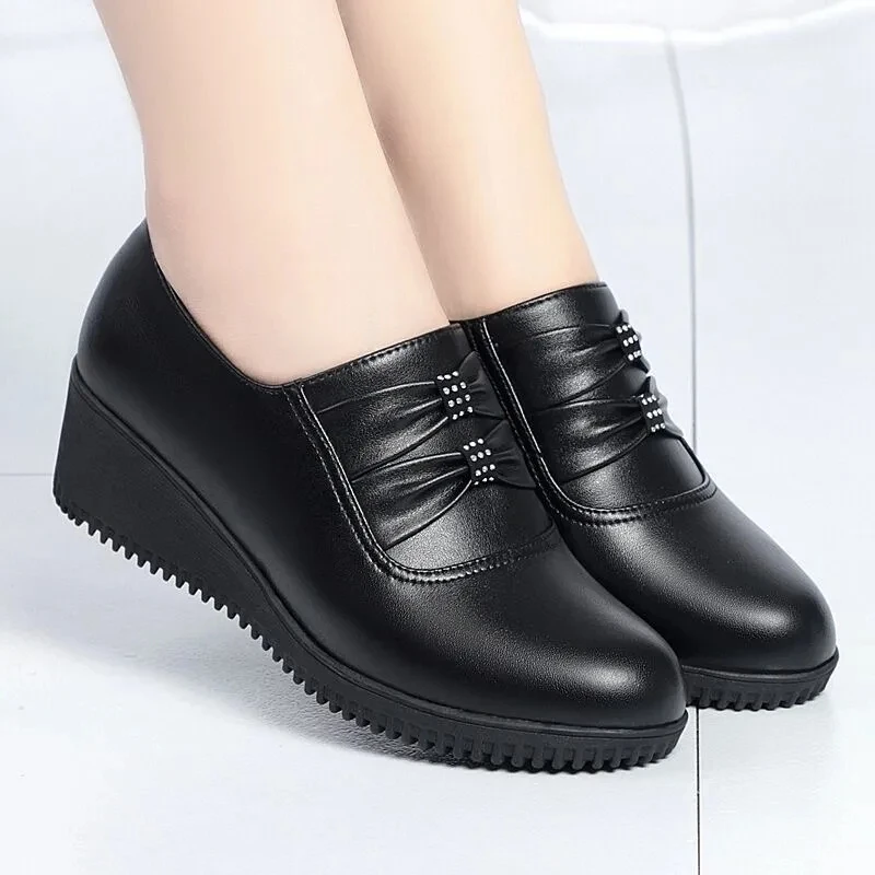 2024 Spring Mom Black PU Leather Flats Comfortable Slip-on Women's Loafers Black Wedges Sneakers Woman Granny Ballet Flats