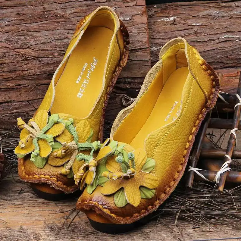 Women's Loafers Anti Skid Red Moccasins Ladies Waterproof Driving Shoes Mom shoes High quality Real Leather Ballet Flats Shoes