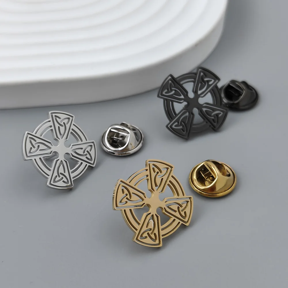 Irish Celtic Knot‑Cross Decor Brooch Pin 18K Gold Plated 316L Stainless‑Steel Ethnic Symbol Lapel Pin for Jackets