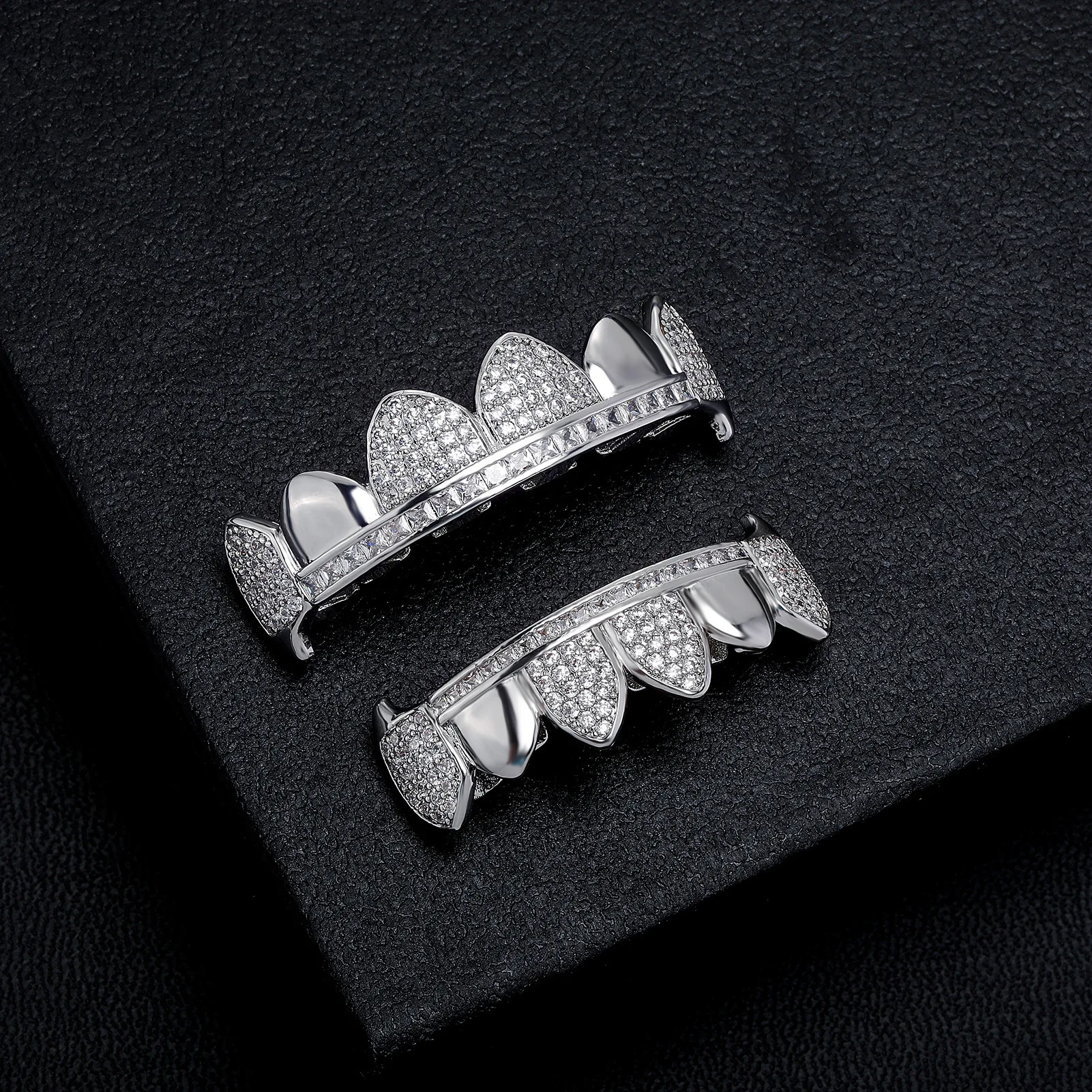 Gold Plated Iced Half Smooth Vampire Fangs Grillz 6 Teeth Top Bottom Hip Hop Halloween Cosplay Jewelry Men Women Wholesale