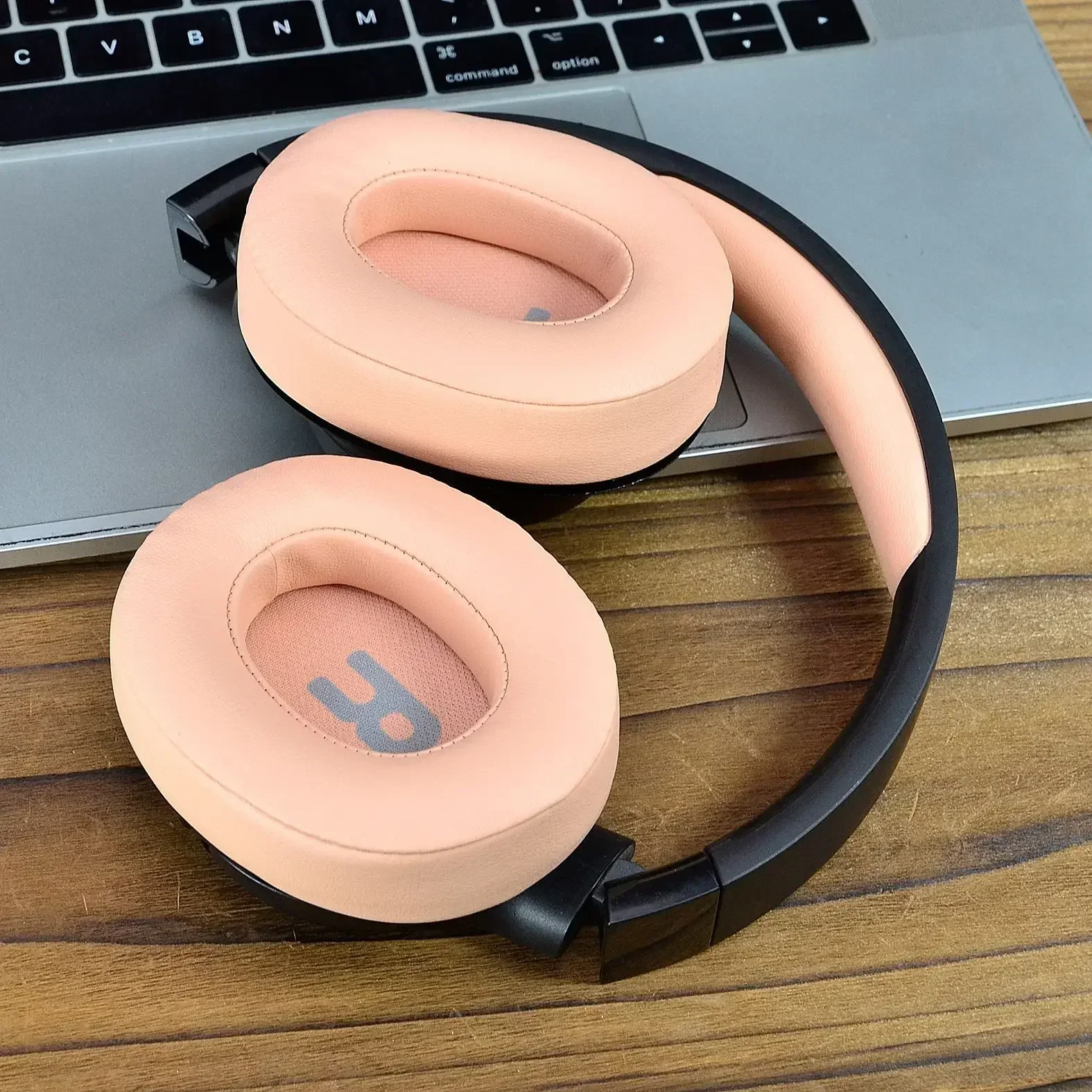 For JBL Tune 700(700BT)/710(710BT)/720(720BT)/750(750BT,750BTNC)/760(760NC)/770(770NC) memory foam Earpads Protein Leather ，