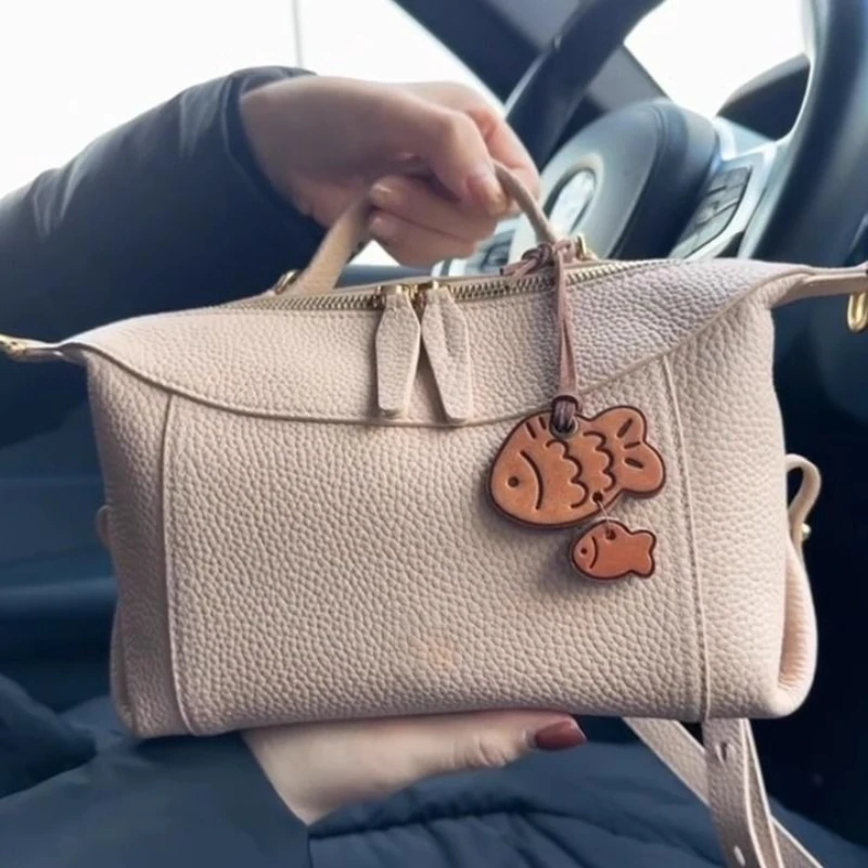 Large Capacity Simple Boston Bag Women's Pack 2026 New Portable Commuter Dumpling Bags Light Luxury Niche High Sense Package