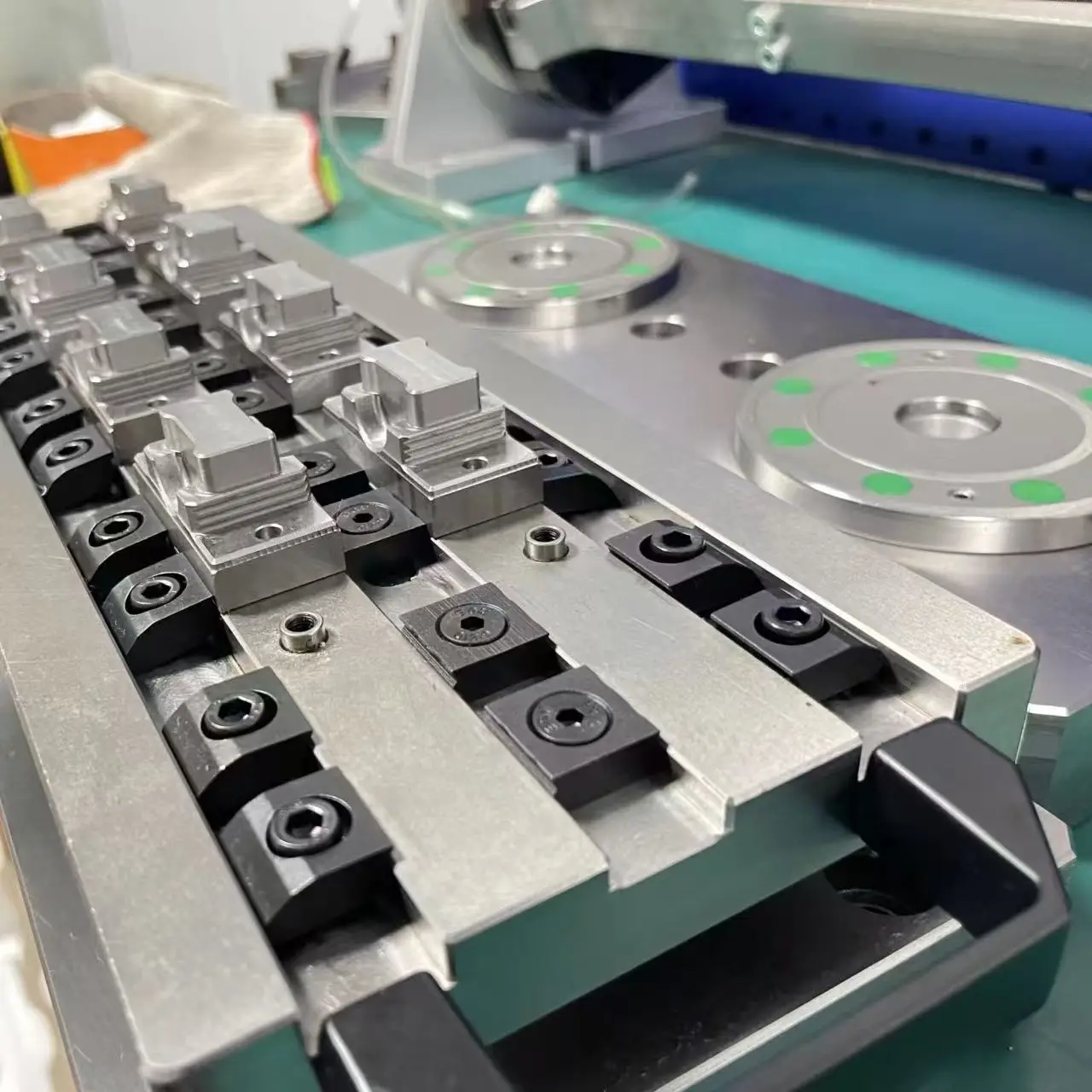 CNC Machining Center Tooling Ok Integrated Clamp Vise Multi Station Batch Clamp Fixed Small Clamping Block F06 S06 S08 S10 S12