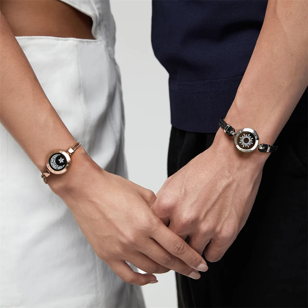 TOTWOO Long Distance Bracelets For Couples Vibration & Light Up Bracelet, Long Distance Relationship Gifts Smart Pairing Jewelry