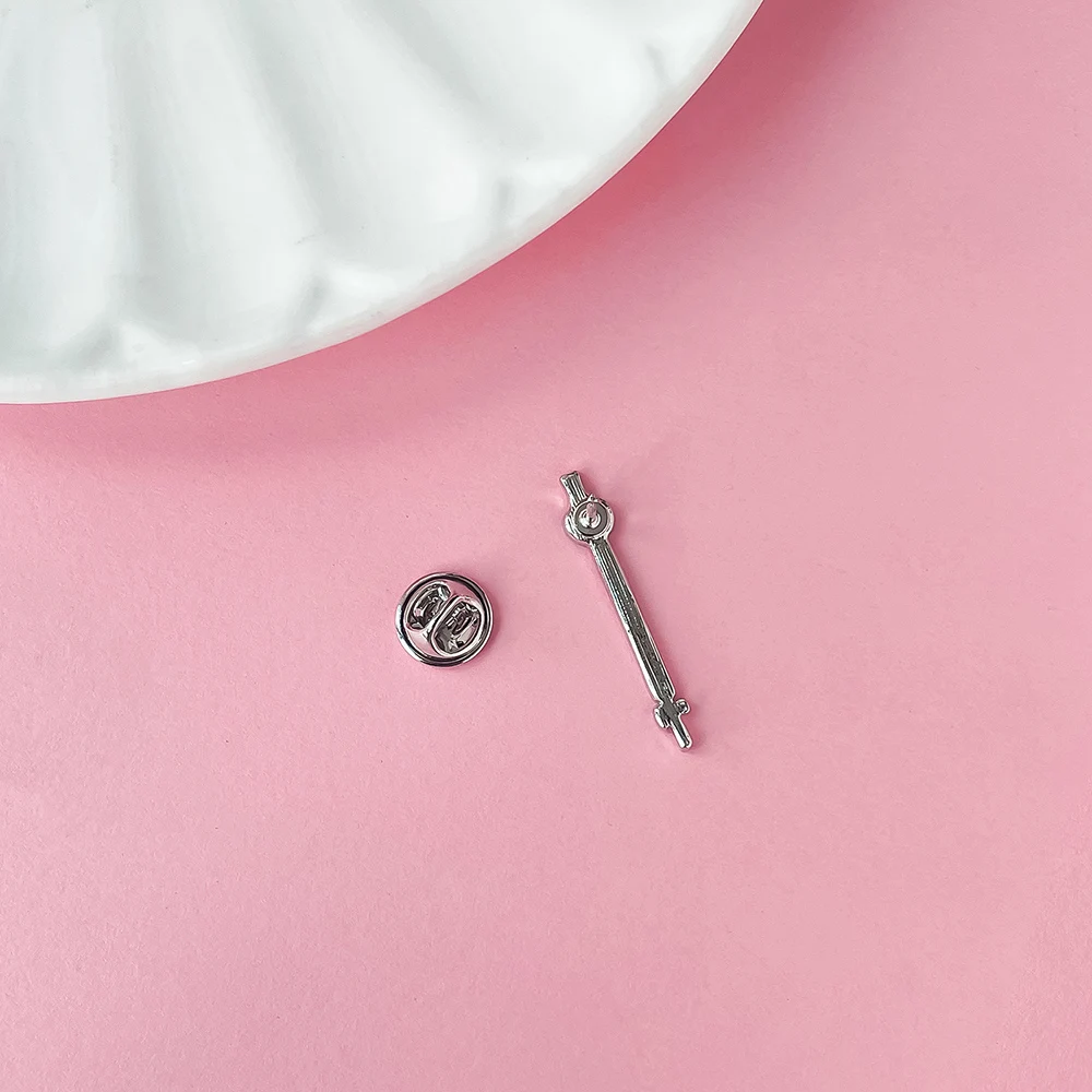 Fashion Iridescent Syringe Brooch Anti-Exposure Collar Pin for Coat Dress Women Men Fashion Brooch Jewelry Accessories