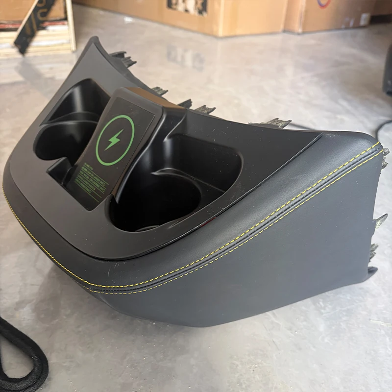 For Mercedes-Benz Vito Metis  Original Car Model Center Console Cup Holder Upgrade Wireless Charging Upgrade Accessories