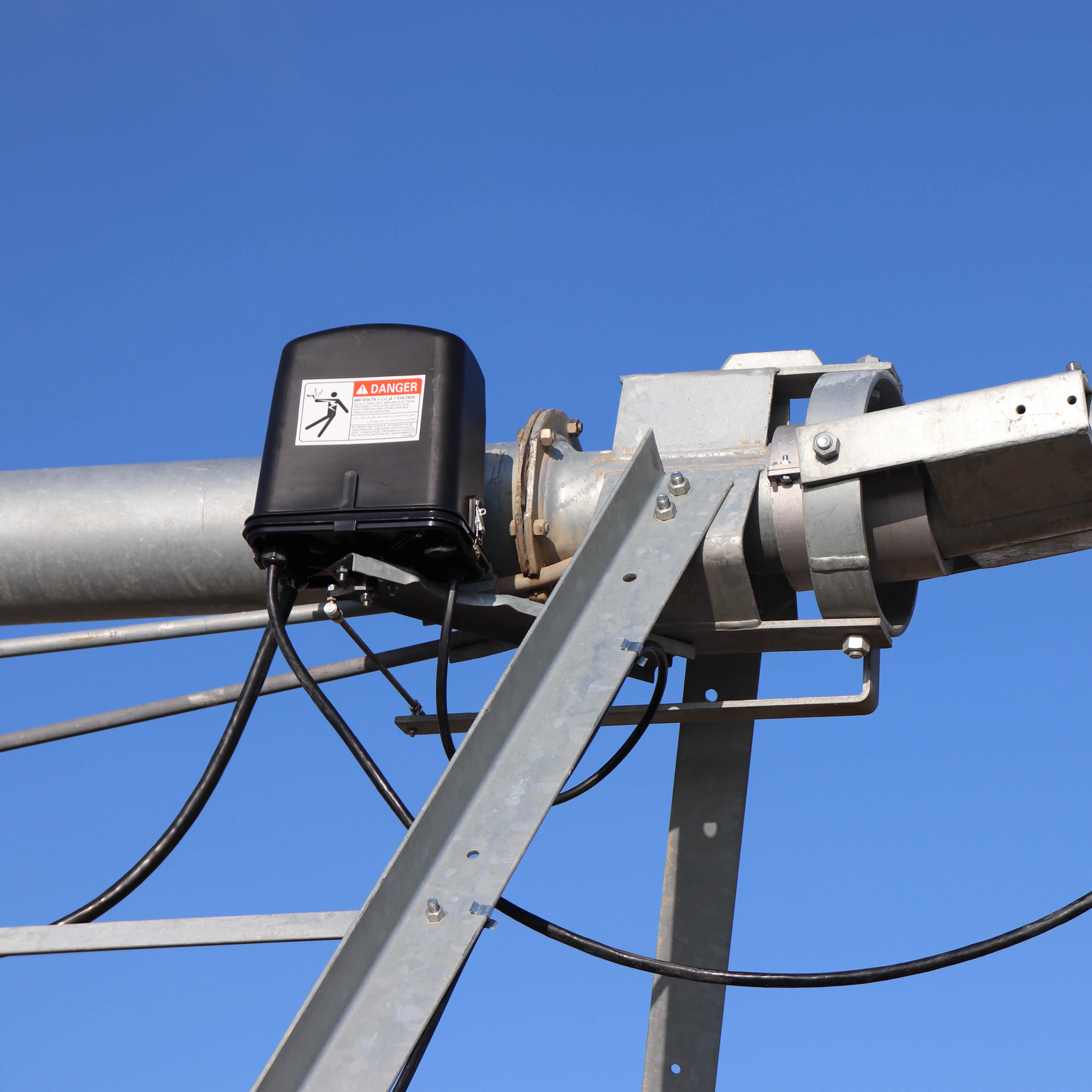Style Intermediate Towerbox Center Pivot Irrigation System