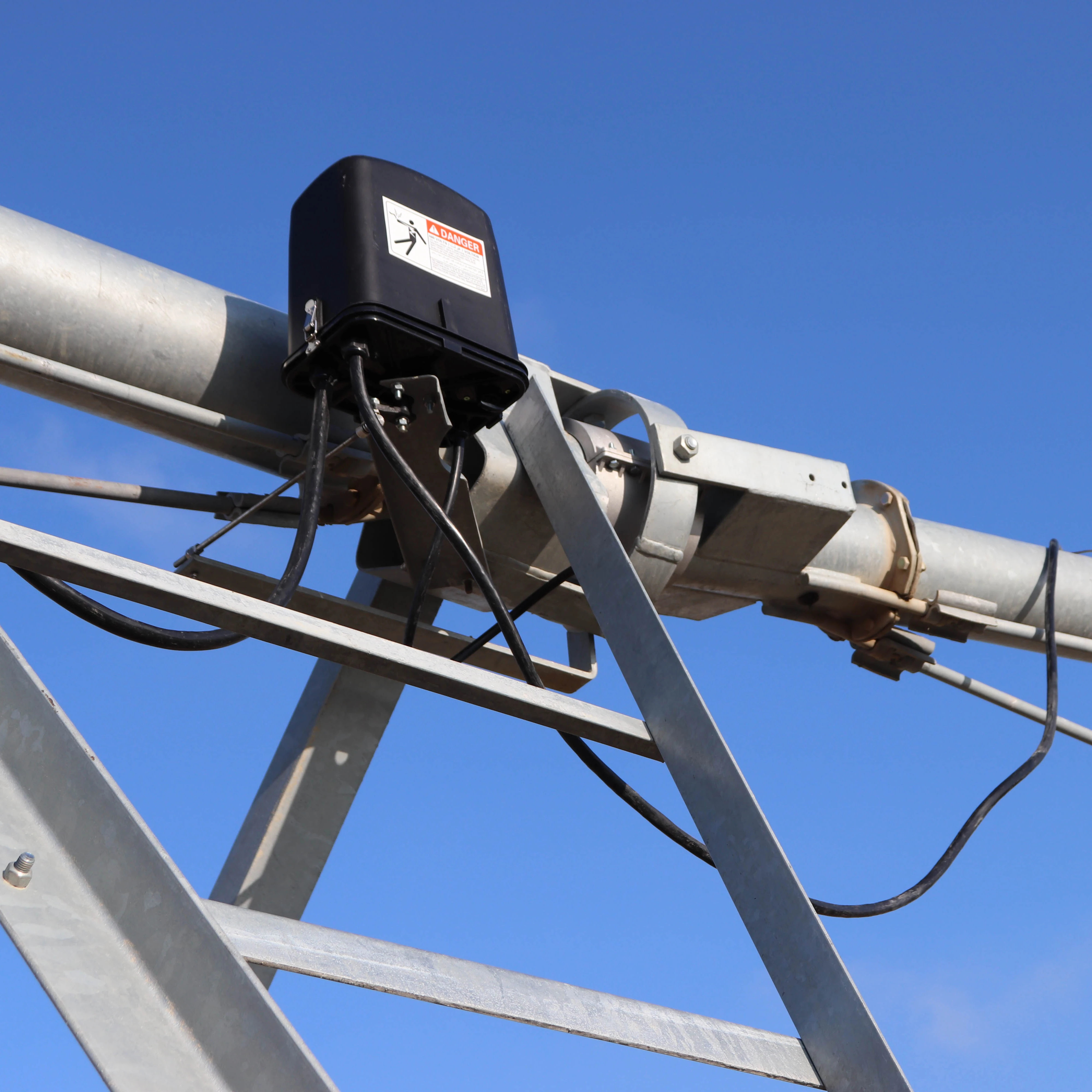 Style Intermediate Towerbox Center Pivot Irrigation System