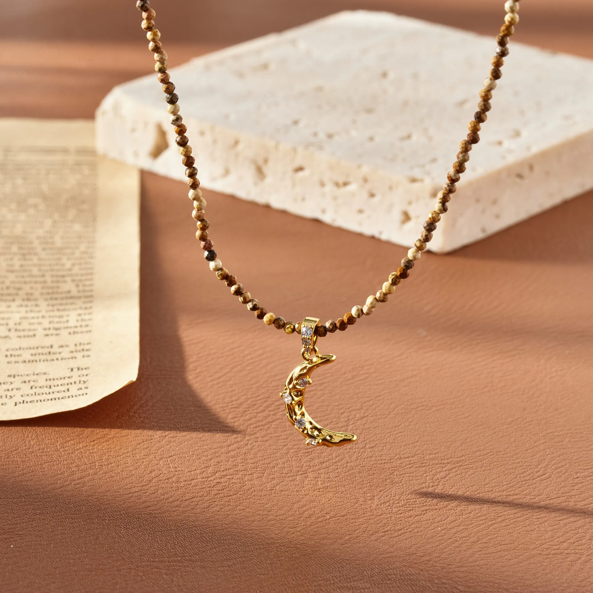 Vintage Dopamine Imitation Natural Stone Moon Pendant Layered Necklace for Women Niche Luxury Beaded Clavicle Chain Neck Jewelr