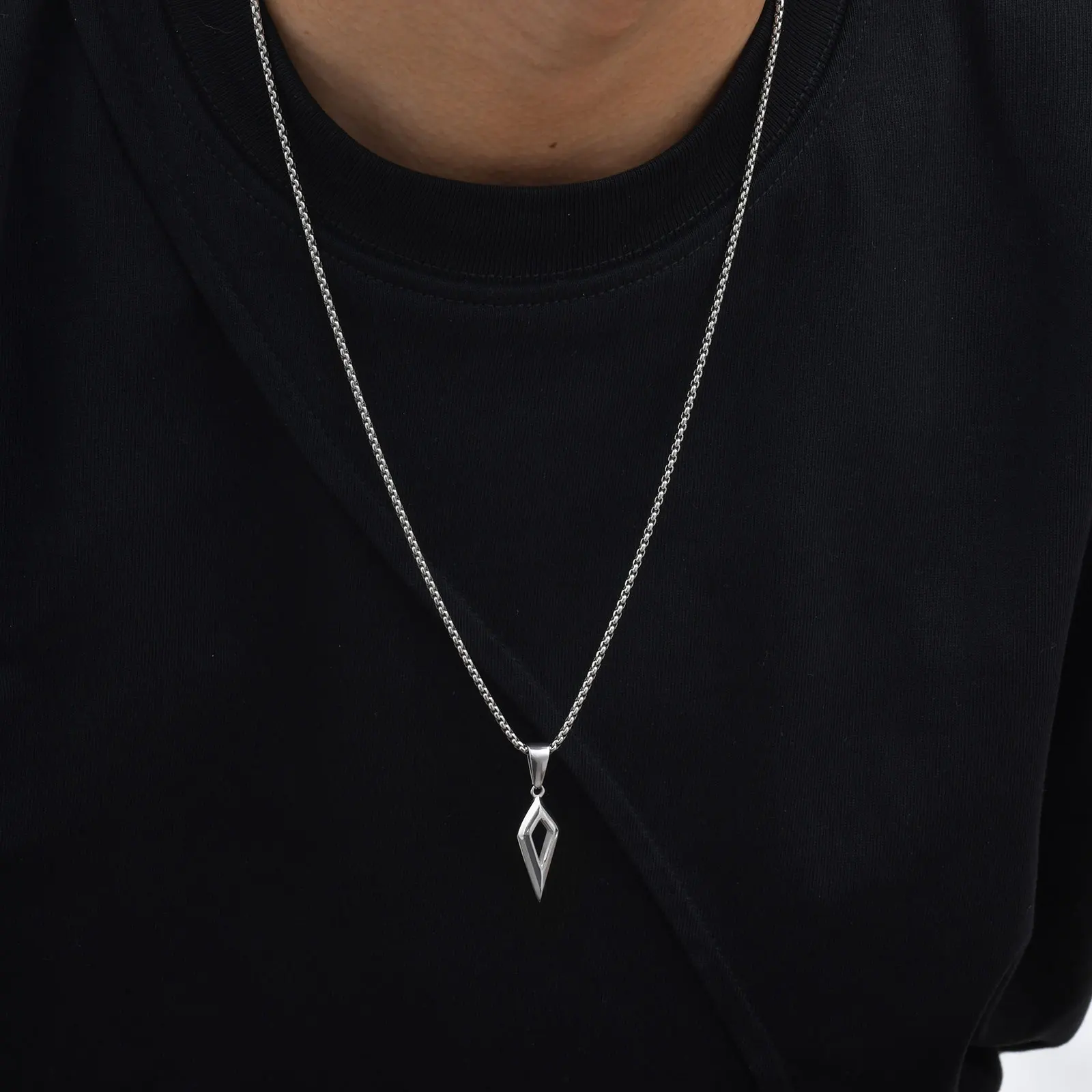 Classic Stainless Steel Four-Pointed Star Pendant Necklace for Women Men Fashionable Punk Metal Jewelry