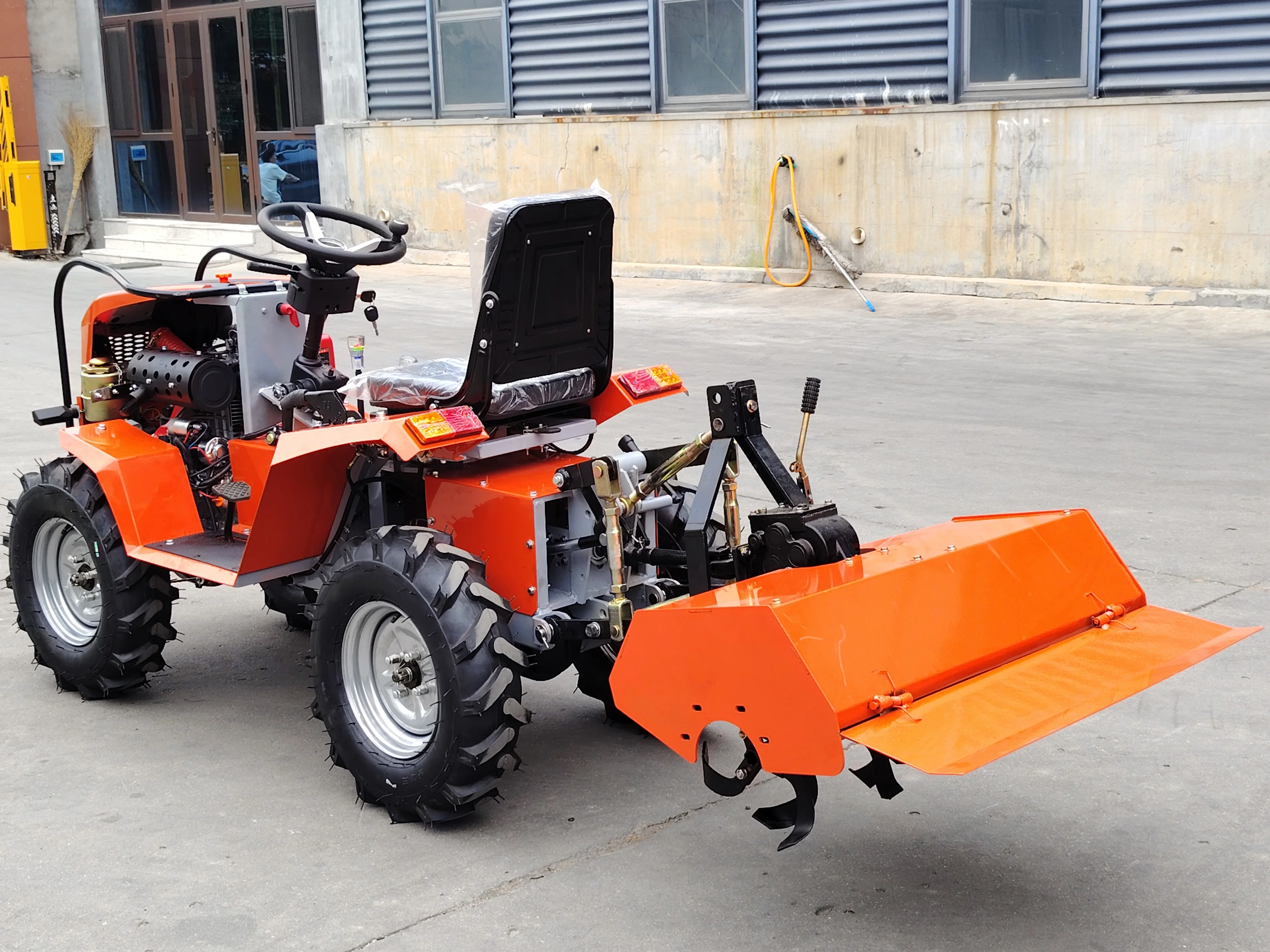New Arrival Wheeled Cultivation Tractor Hot Selling Multifunction Farm Equipment, Customized Matching Farm Trailer, Free Shippin