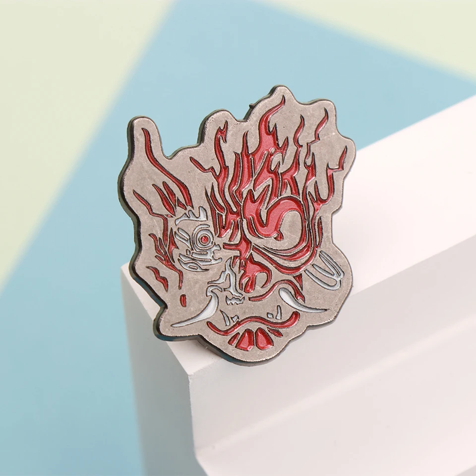 Red Devil skull Head Metal Funny Pins Brooches Badges Backpack Clothing Accessories Wholesale Jewelry Gift for Men