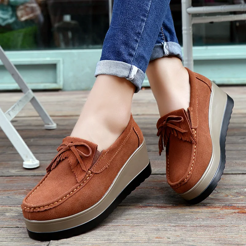 Fashon Green Suede Shoes of Women 2025 Spring Platform Leather Flats Slip on Sneakers Designer Tassel Fringe Loafer Moccasins