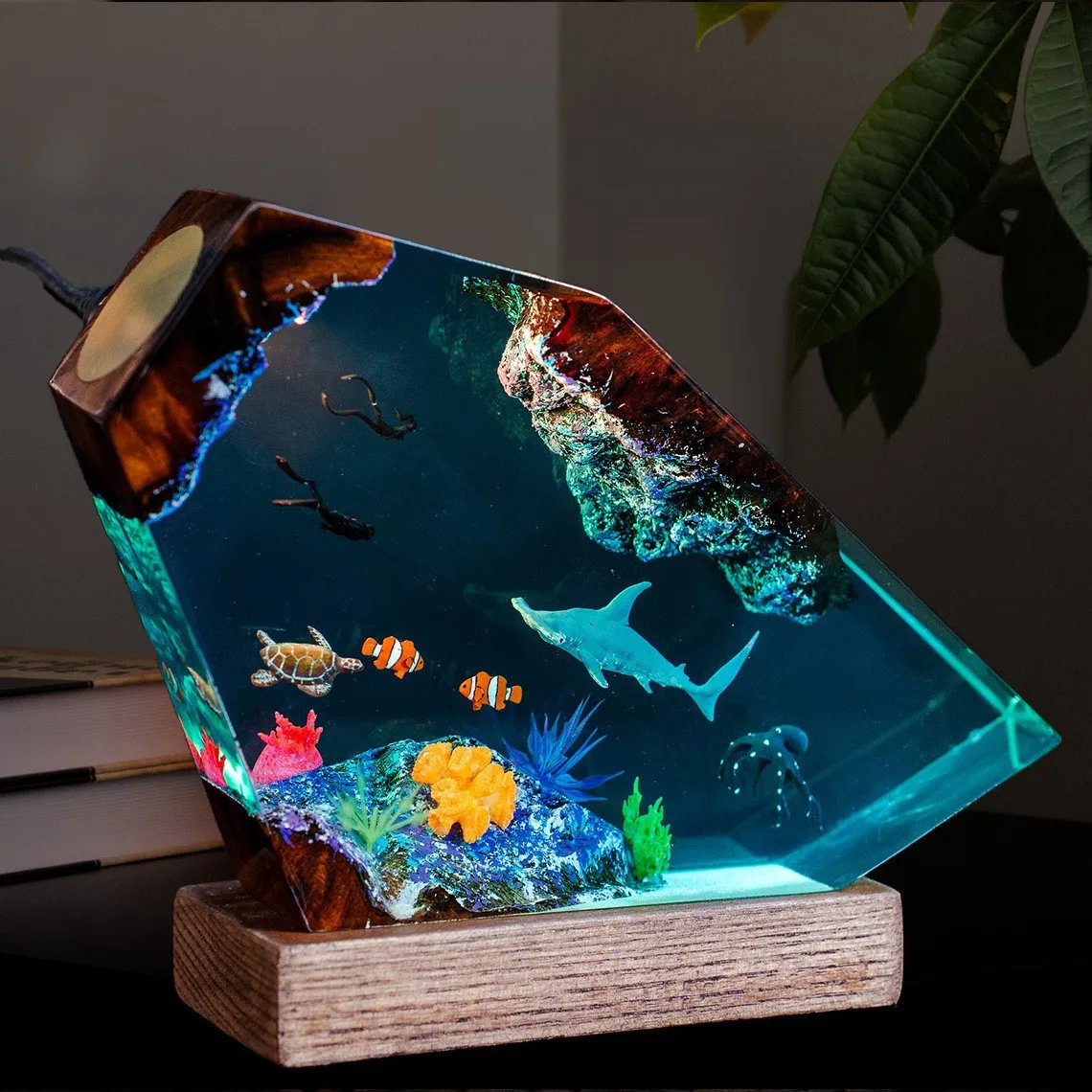 Sea View Micro Humpback Whale Diver Resin Wood Lamp Ornament Epoxy Wood Home Decoration Handicraft Beautiful gift