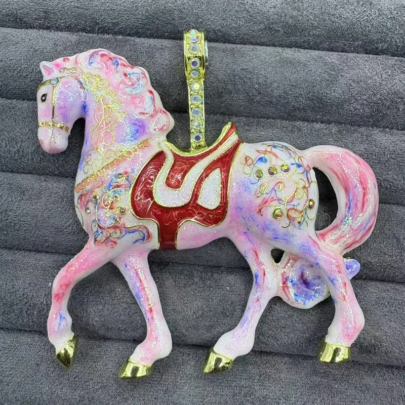 Medieval vintage enamel pony pendant light luxury temperament versatile enamel pony necklace KF magnetic pendant