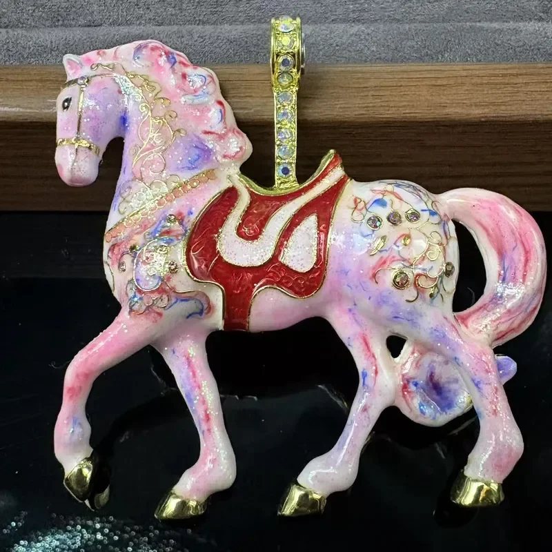 Medieval vintage enamel pony pendant light luxury temperament versatile enamel pony necklace KF magnetic pendant