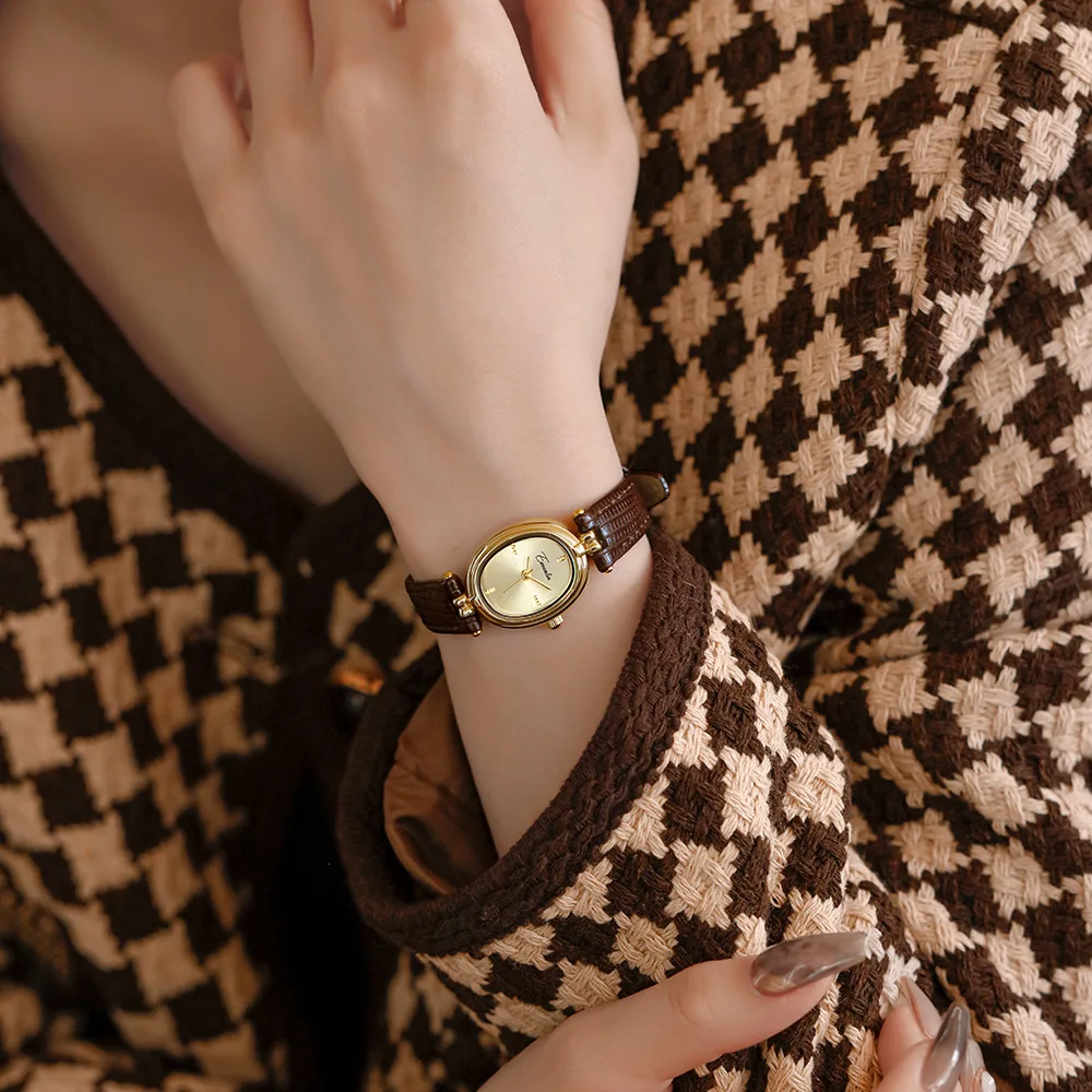 Retro small round watch fashion literary ladies watch simple temperament small dial light luxury leather belt women's watch