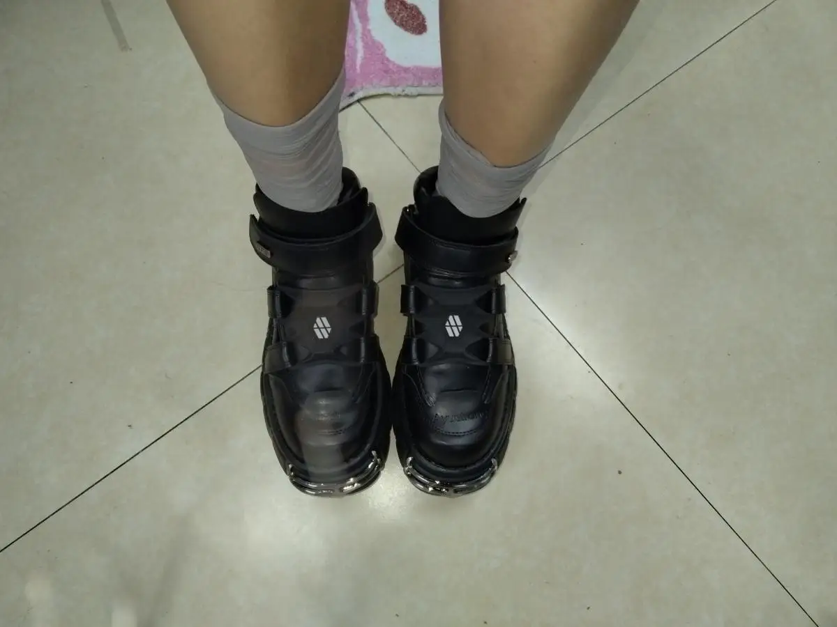 Fall 2025 New Men's British Style Lace-up Leather Spanish Metal Special-Interest Design Punk Platform Shoes Women