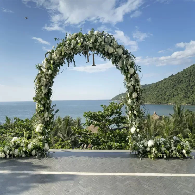 FSDKX  Whimsical Forest Style Green Hydrangea & Rose Arrangement Handmade Flower for Bridal Shower & Outdoor Wedding
