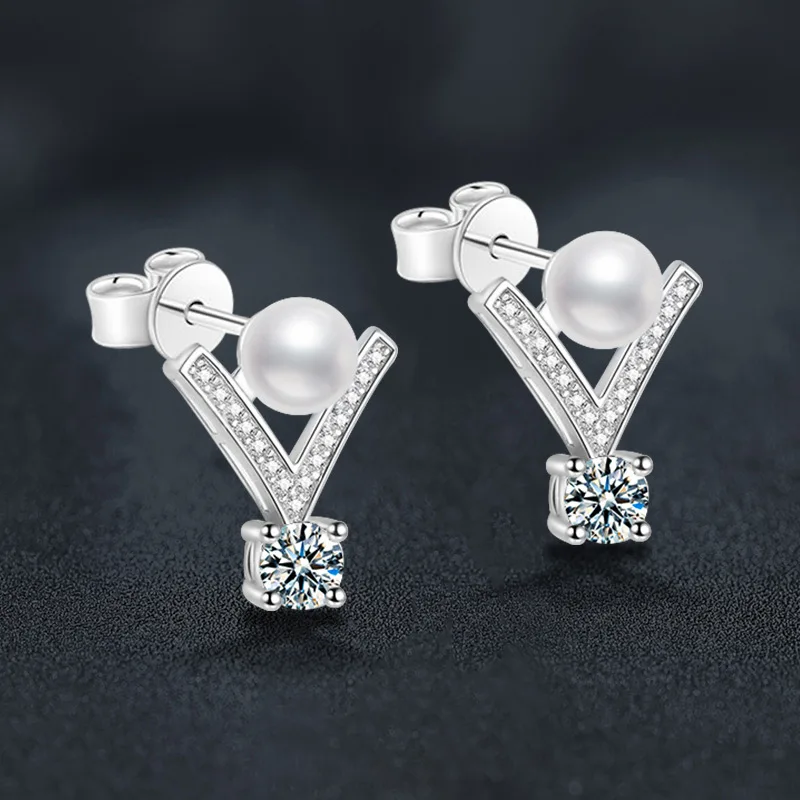 S925 pure silver V-shaped pearl earrings with moissanite temperament, light luxury, natural freshwater pearl earrings wholesale