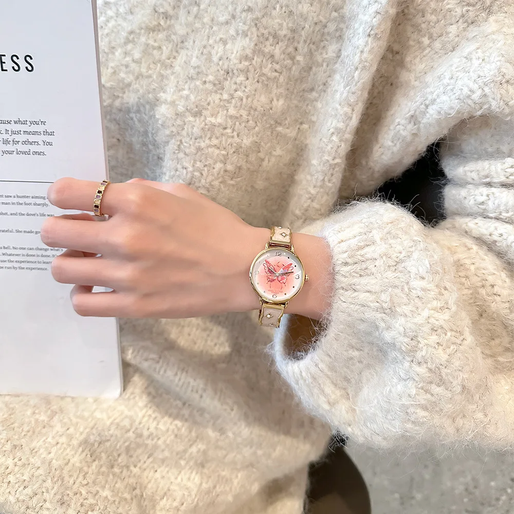 Women's bracelet watch, gray dreamy temperament wristwatch, light luxury quartz watch, fashionable quartz wristwatch.