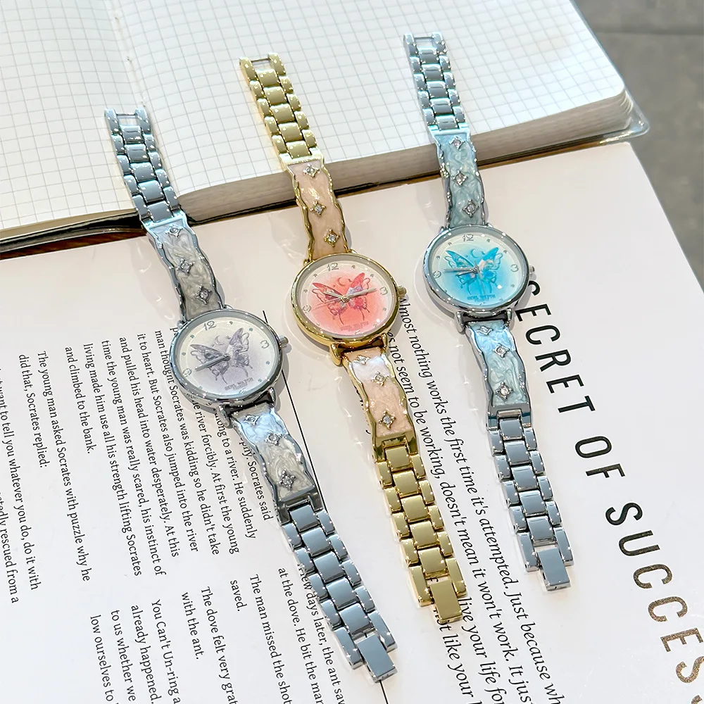 Women's bracelet watch, gray dreamy temperament wristwatch, light luxury quartz watch, fashionable quartz wristwatch.