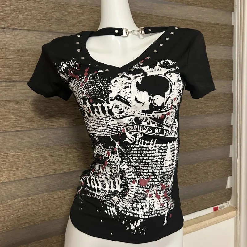 Vintage Punk Y2k Graphic T Shirt Girls V-neck Print T-shirt Women Backless Metal Button Short Sleeve Tops Goth Aesthetic Clothes