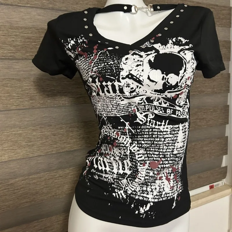 Vintage Punk Y2k Graphic T Shirt Girls V-neck Print T-shirt Women Backless Metal Button Short Sleeve Tops Goth Aesthetic Clothes