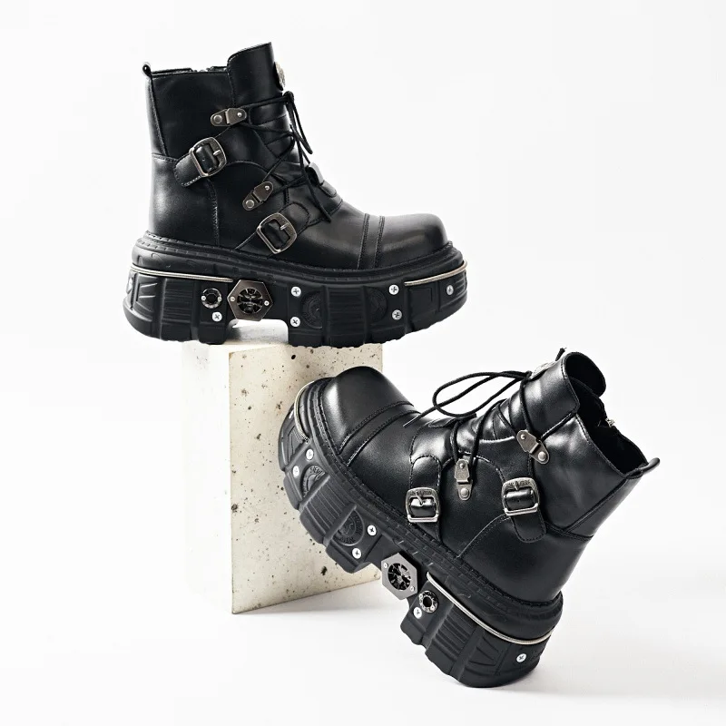 Men Platform Niche 2025 New European and American Style Goth Style Locomotive Platform Sneakers Punk Boots Women
