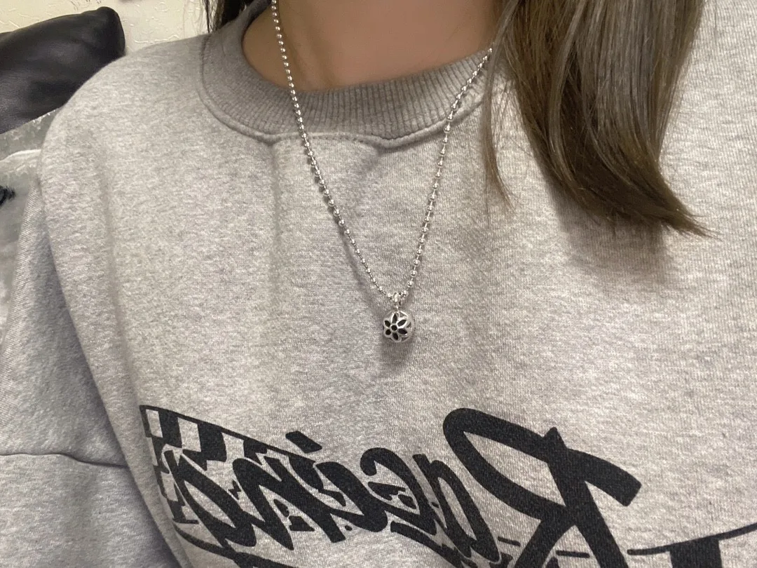 European and American trendsetters s925 pure silver design retro cherry blossom series round bead pendant women's necklace penda