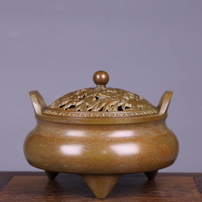 All-copper three-legged hollow floral cover burner home use, suitable for incense, sandalwood, agarwood, and coil in