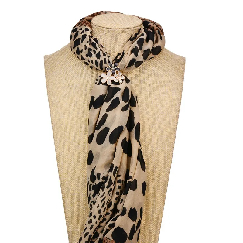 1pc Women Fashion Trendy Stylish Elegant Exquisite Rhinestone Flower Scarf Ring Buckle Clip Holder Jewelry Accessory