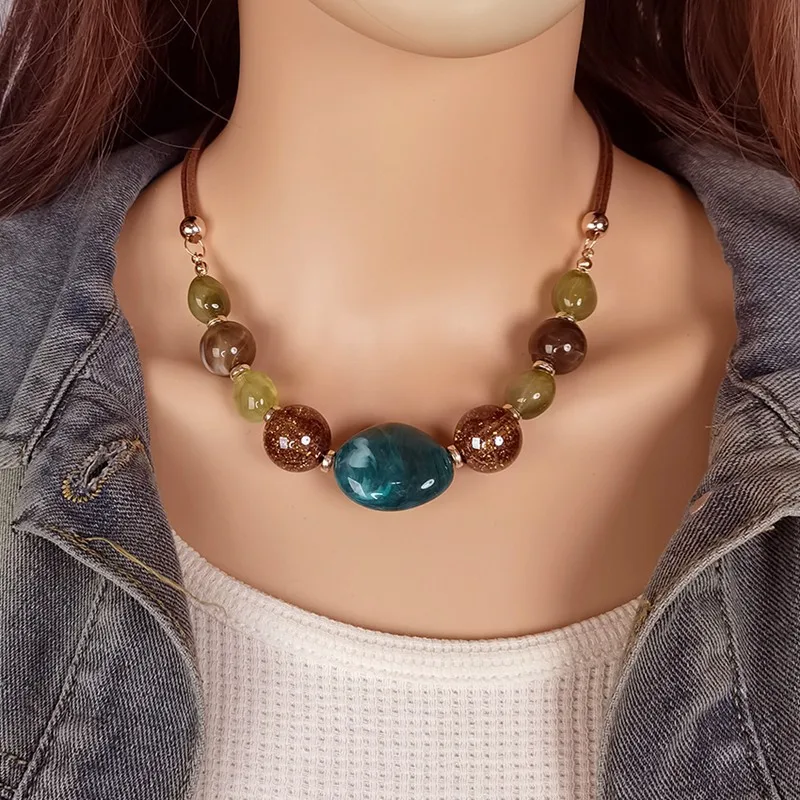 Vintage Beaded  Acrylic Pendant Necklaces For Women Stylish Rope Chain Statement Necklace for Daily Wear Commuting Jewelry Gift