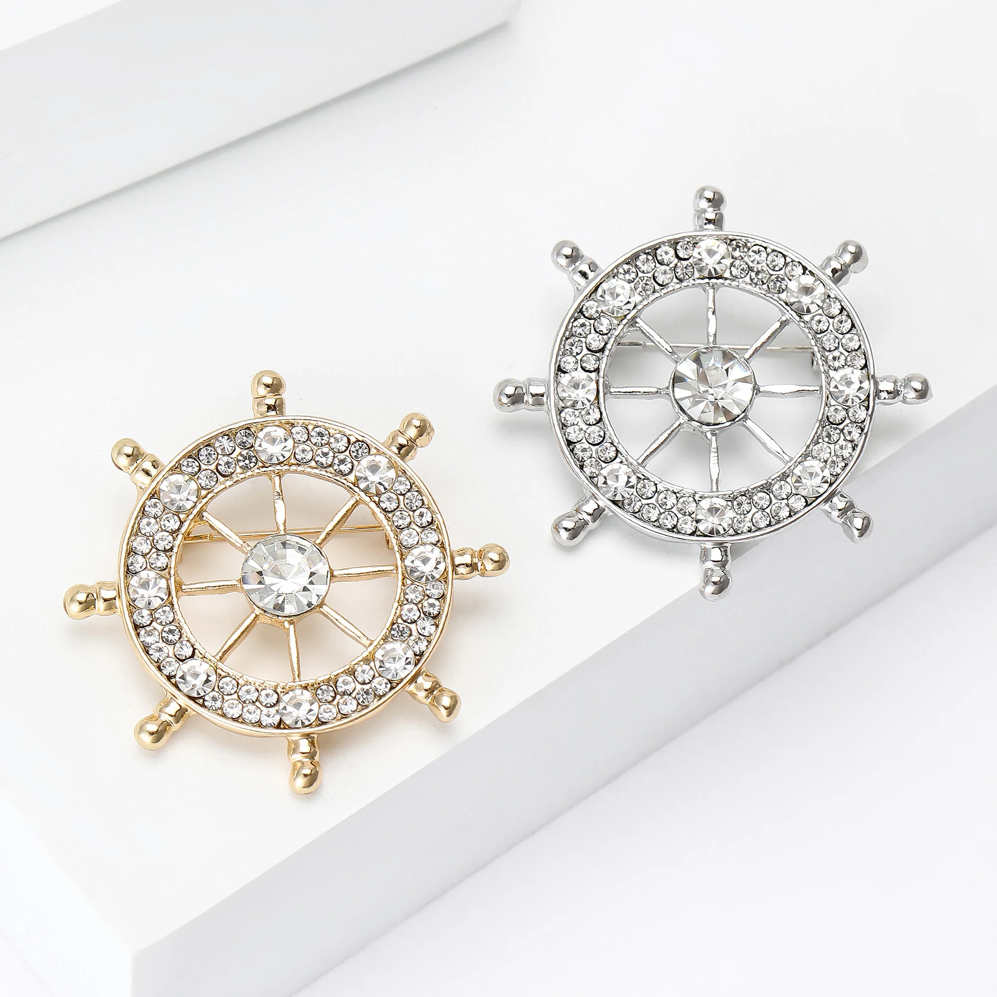 Stylish Rhinestone Ship's Wheel Brooches for Women Unisex Pearl Ocean Series Pins Office Party Friend Gifts Jewelry Accessories