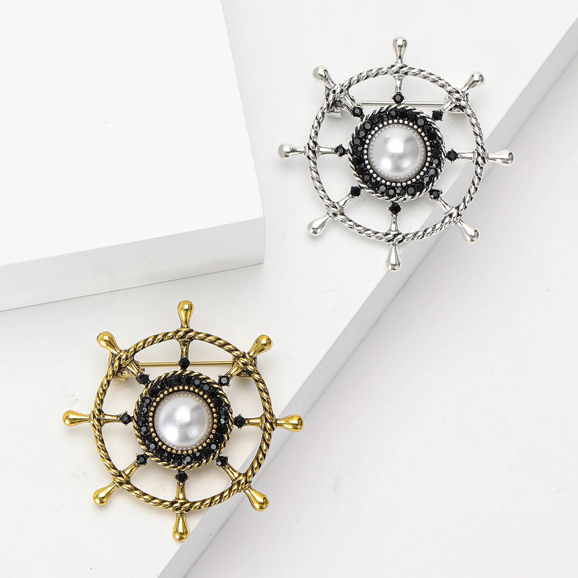 Stylish Rhinestone Ship's Wheel Brooches for Women Unisex Pearl Ocean Series Pins Office Party Friend Gifts Jewelry Accessories