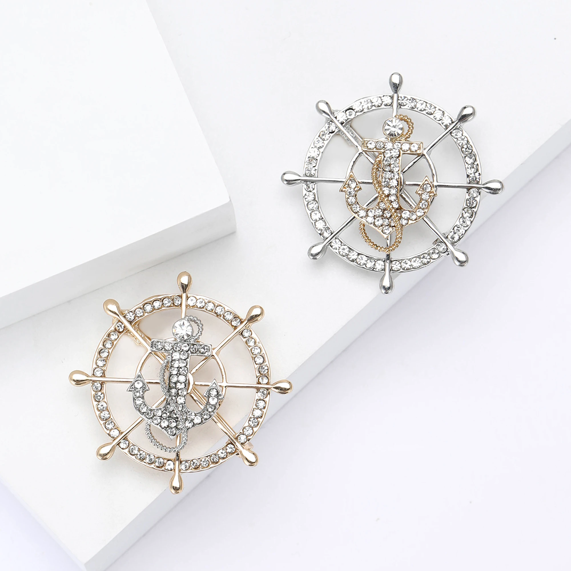 Stylish Rhinestone Ship's Wheel Brooches for Women Unisex Pearl Ocean Series Pins Office Party Friend Gifts Jewelry Accessories