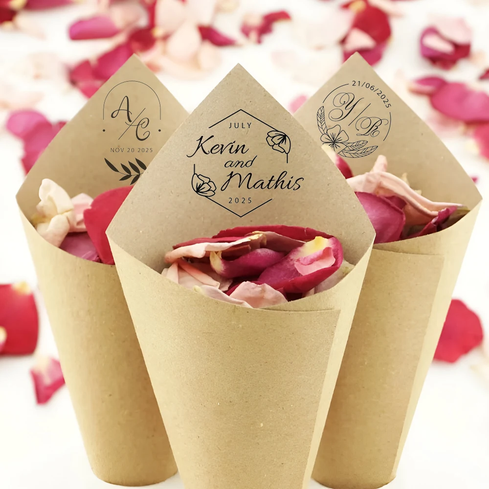 30Pcs Custom Wedding Confetti Cone, Kraft Brown Wedding Petals Cones , Personalise Wedding Cone Size 14x14cm