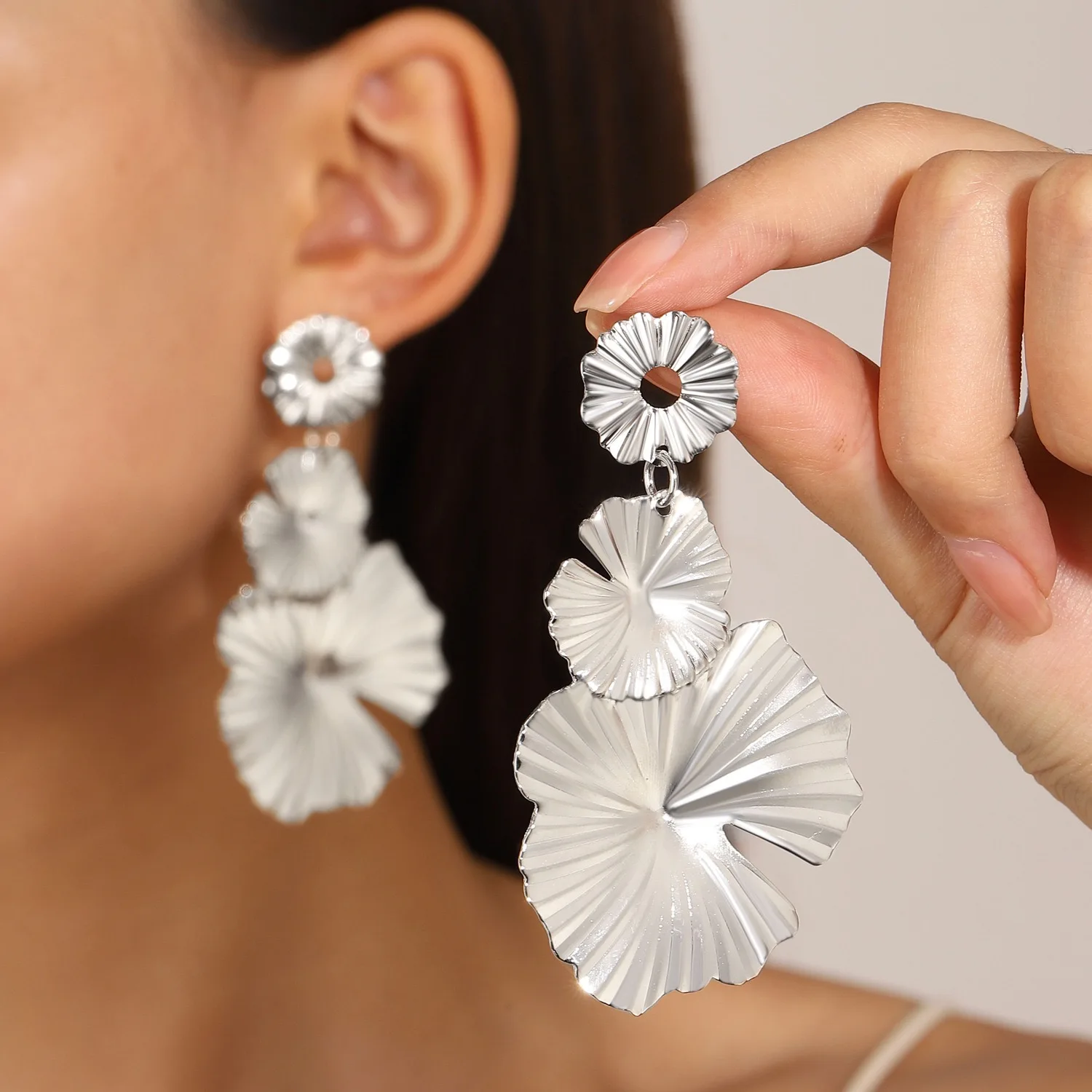 New Exaggerated Vintage Floral Earrings Stylish Fashionable Women's Accessory Gift