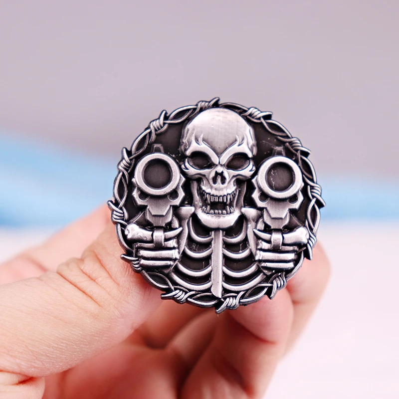 Skull With Two Guns Pistols Enamel Pin PUNK Skeleton Brooches Gunslinger Badges Accessories Gifts