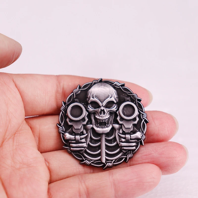 Skull With Two Guns Pistols Enamel Pin PUNK Skeleton Brooches Gunslinger Badges Accessories Gifts