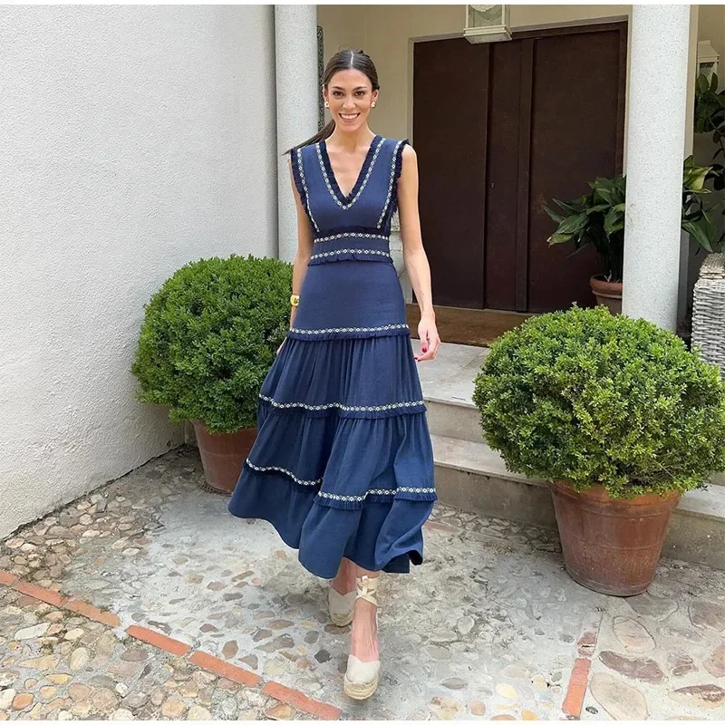 New Fashion Women Sexy V-neck Tassel Splicing Sleeveless High Waist Long Cheongsam Dress Female Casual Layer Long Pleated Dress