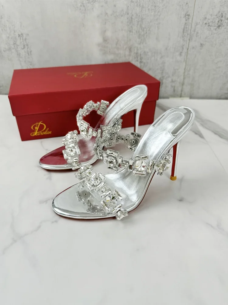 Diamond Sandals for Women's Summer Outdoor Wear, New One-piece High-heeled Shoes, Fashionable and High-end Silver Sandals